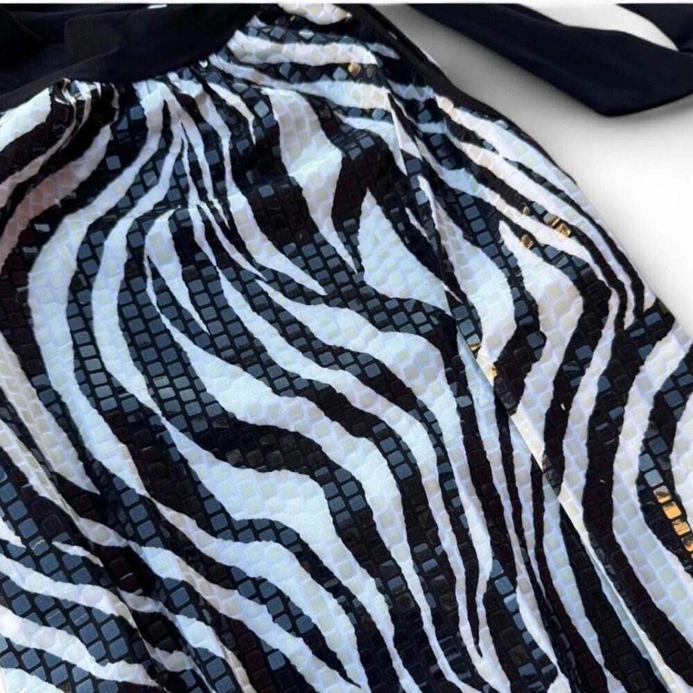 Zebra print sequin halter top in excellent condition from brand Soulmates - Picture 3 of 4